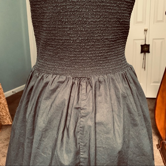 Levi’s black zip up dress - Picture 5 of 7